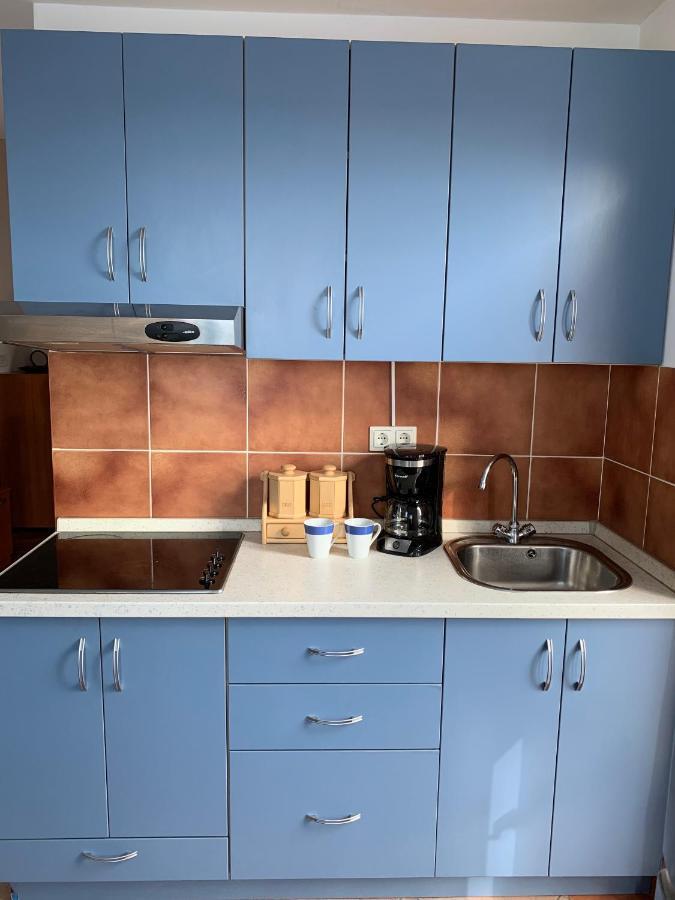 Mat Apartment *